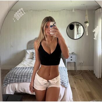 Full leaked Ameliapelto  page private onlyfans photo