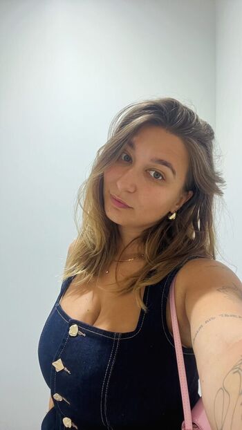 Full leaked Apoline perret private onlyfans photo
