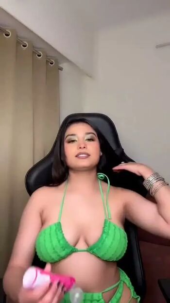 Full leaked Evequinn private onlyfans photo