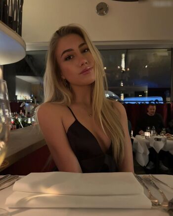 Full leaked Larissa oberste private onlyfans photo