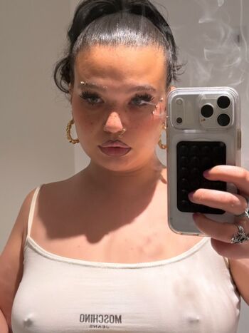 Full leaked Lola young private onlyfans photo