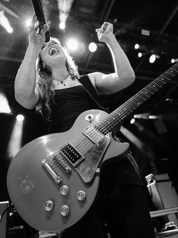 Full leaked Lzzy hale private onlyfans photo