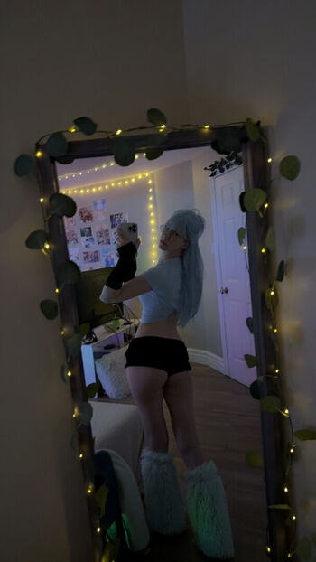 Full leaked Skymi chan private onlyfans photo