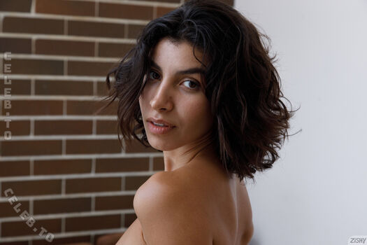 Full leaked Zishy private onlyfans photo